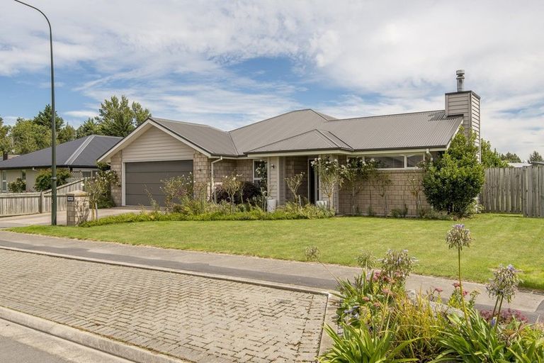 Photo of property in 20 Pemberton Drive, Darfield, 7510