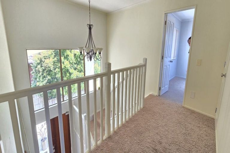 Photo of property in 12 Glanmire Place, Flat Bush, Auckland, 2016