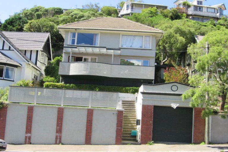 Photo of property in 7 Glen Road, Kelburn, Wellington, 6012