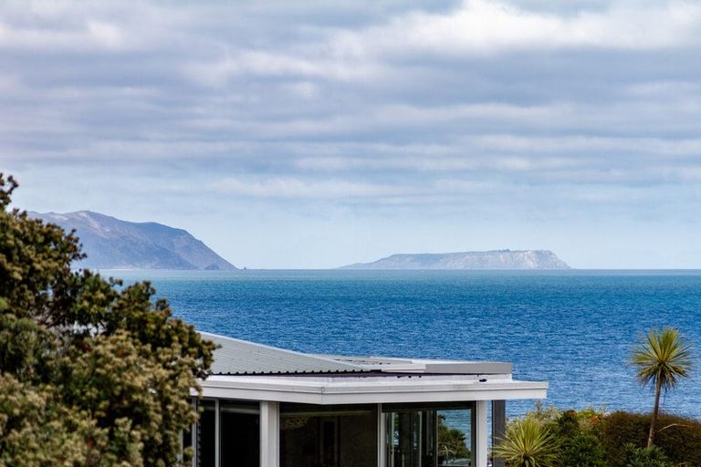 Photo of property in 13 The Crescent, Raumati South, Paraparaumu, 5032