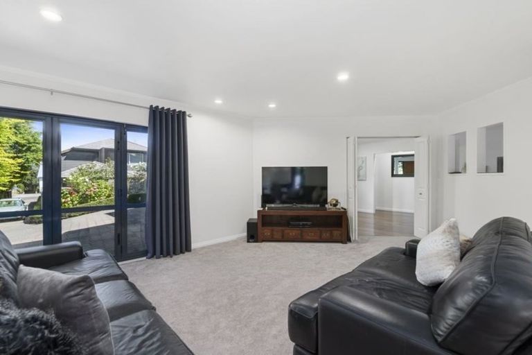 Photo of property in 2/12 Sunset Street, Hilltop, Taupo, 3330