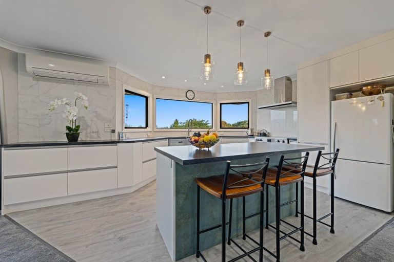 Photo of property in 34 Kinder Street, Acacia Bay, Taupo, 3330