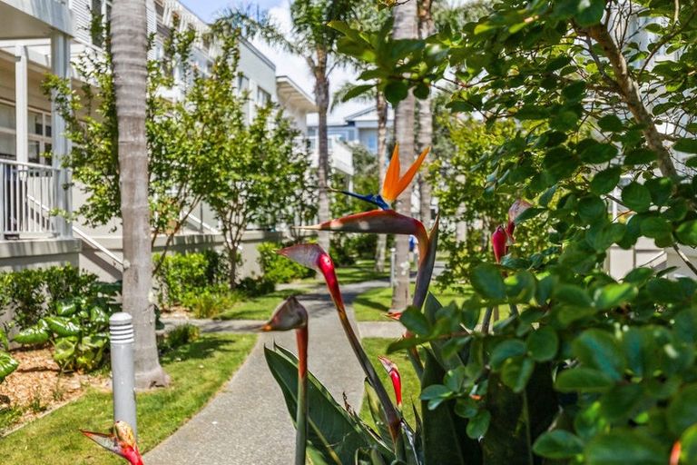 Photo of property in 73 Parkside Drive, Orewa, 0931