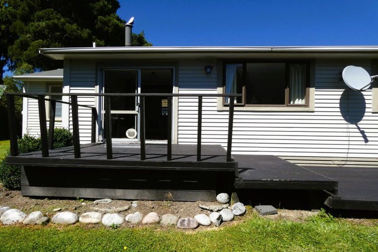 Photo of property in 33 Domett Street, Westport, 7825