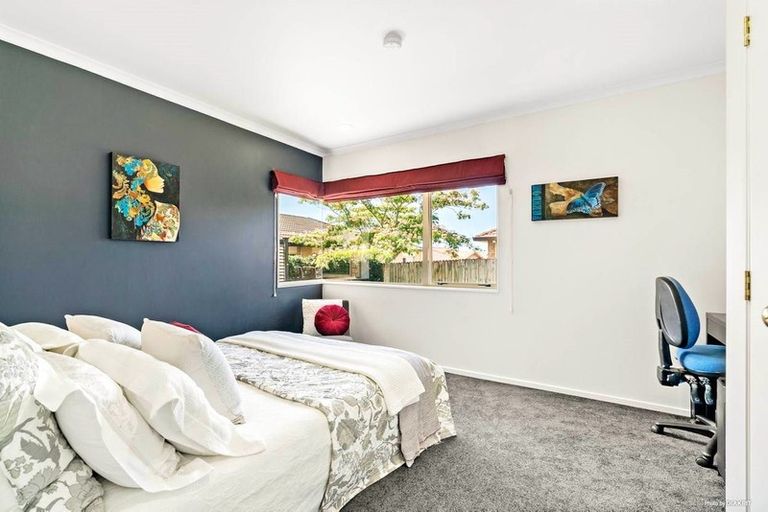 Photo of property in 19 Newinn Crescent, East Tamaki Heights, Auckland, 2016
