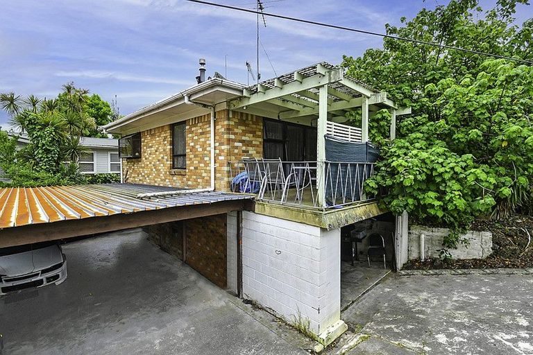 Photo of property in 1/31 Halver Road, Hillpark, Auckland, 2102