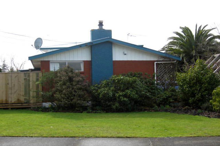 Photo of property in 32 Fergusson Street, Solway, Masterton, 5810