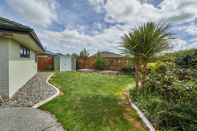 Photo of property in 40 Royal Oak Drive, Kelvin Grove, Palmerston North, 4414