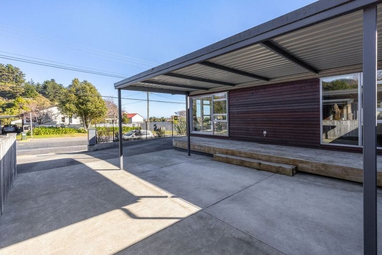 Photo of property in 39 Ruapehu Street, Paraparaumu, 5032
