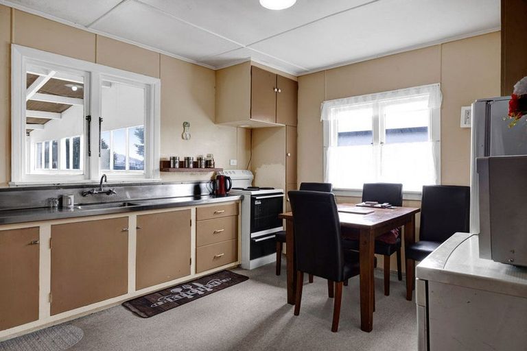 Photo of property in 253 Princes Street, Hawera, 4610