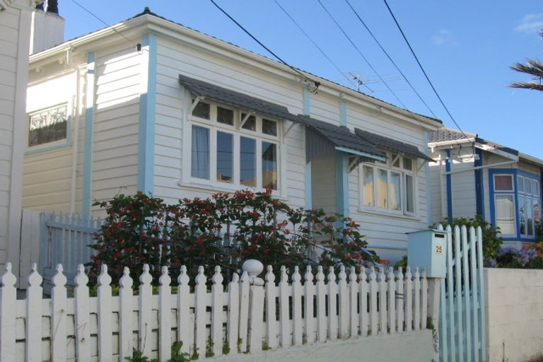 Photo of property in 25 Caroline Street, Mount Victoria, Wellington, 6011