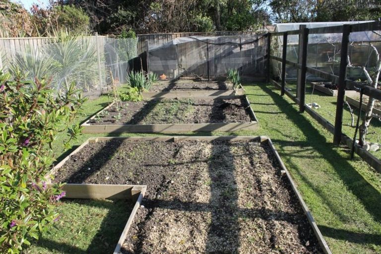 Photo of property in 23 Ngahue Crescent, Carters Beach, Westport, 7825