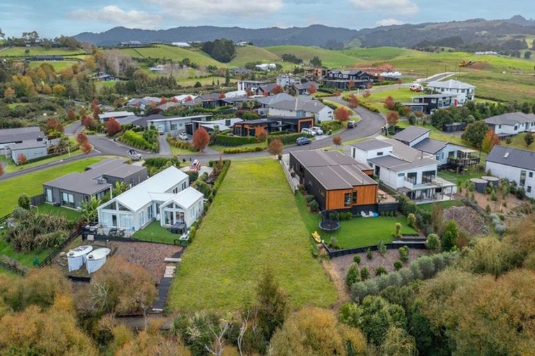 Photo of property in 37 Laly Haddon Place, Matakana, 0985