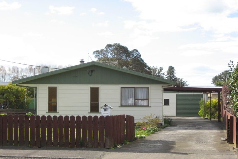 Photo of property in 12 Bibby Street, Waipawa, 4210