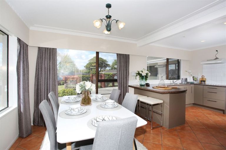 Photo of property in 1 Sunshine Place, Papakura, 2110