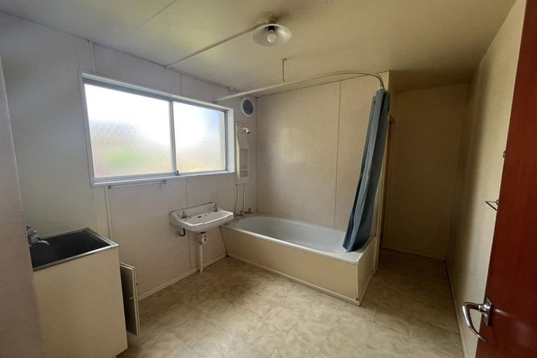 Photo of property in 1/158 Kings Crescent, Hutt Central, Lower Hutt, 5010