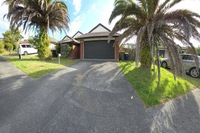 Photo of property in 14 Parkcrest Drive, Henderson, Auckland, 0612