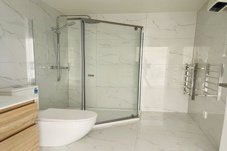 Photo of property in 18 Mene Way, Karaka, 2113