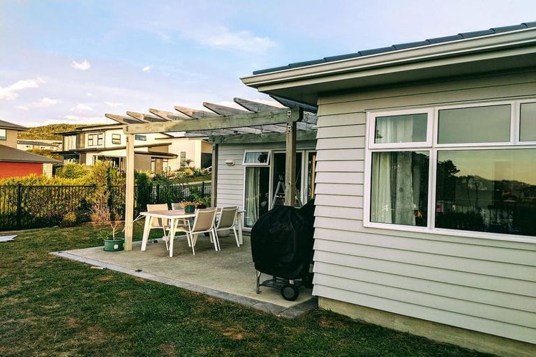 Photo of property in 12 Ken Douglas Drive, Aotea, Porirua, 5024