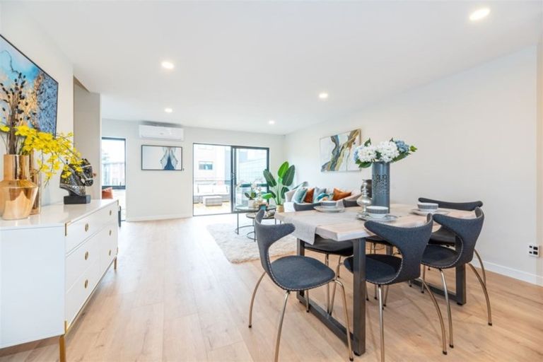 Photo of property in 8 Meritage Lane, Te Atatu South, Auckland, 0610