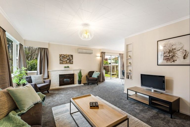 Photo of property in 2 Monterey Place, Totara Park, Upper Hutt, 5018