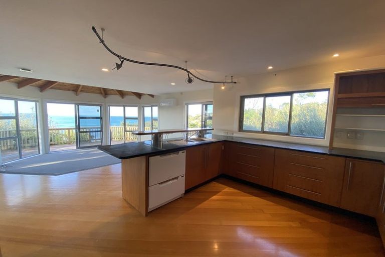 Photo of property in 33 Whale Cove, Stanmore Bay, Whangaparaoa, 0932