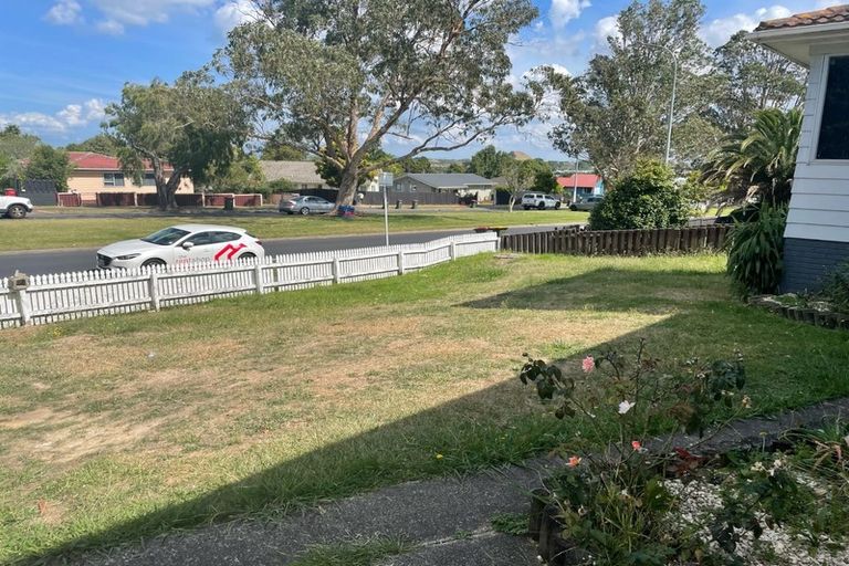 Photo of property in 368 Roscommon Road, Clendon Park, Auckland, 2103