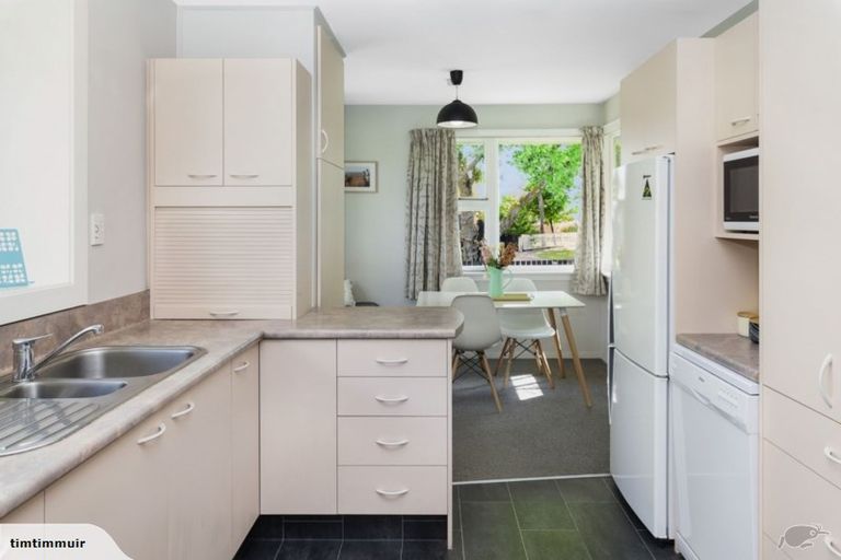 Photo of property in 20 Blossomdale Place, Bishopdale, Christchurch, 8053