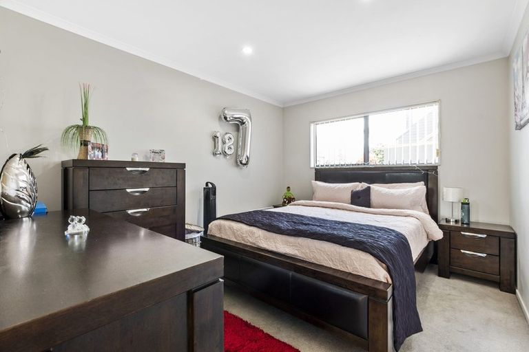 Photo of property in 21 Andover Way, Goodwood Heights, Auckland, 2105