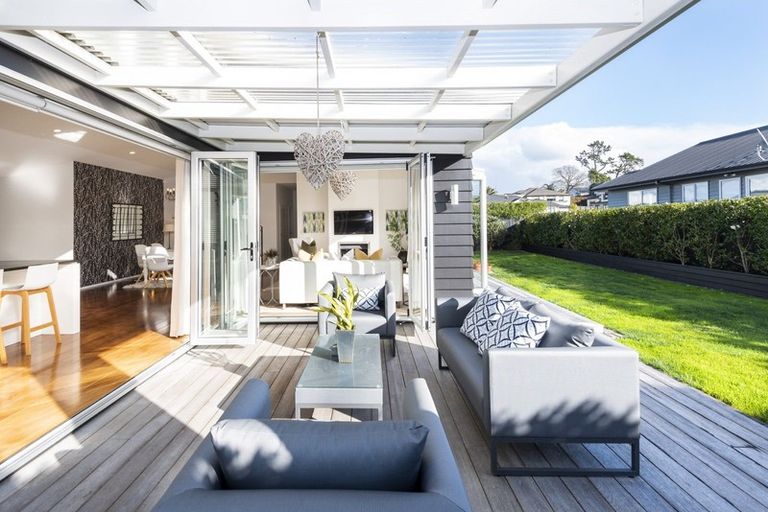 Photo of property in 12 Tranquility Rise, Mellons Bay, Auckland, 2014