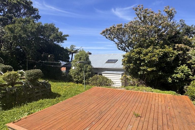 Photo of property in 24 Highbury Crescent, Highbury, Wellington, 6012