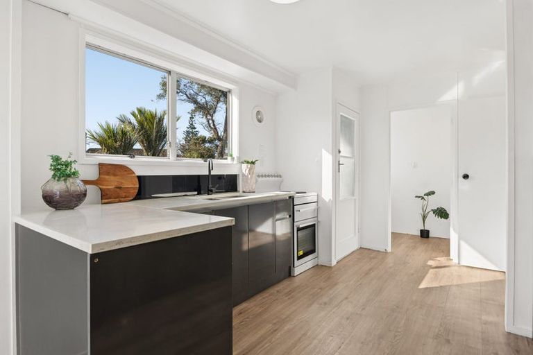 Photo of property in 7 Pushon Place, Clendon Park, Auckland, 2103