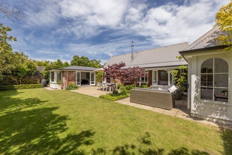 Photo of property in 40 Weka Street, Fendalton, Christchurch, 8041