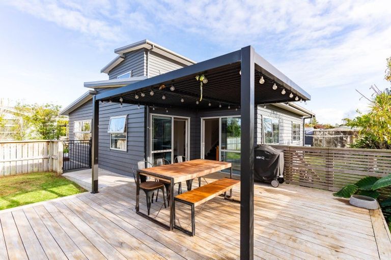 Photo of property in 16 Leslie Street, Mangawhai, 0505