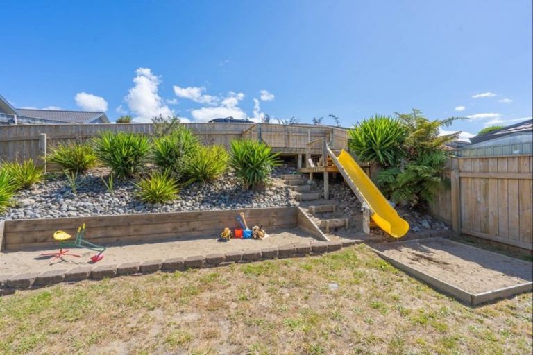 Photo of property in 7 Lambert Way, Paraparaumu, 5032