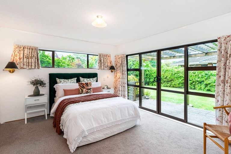 Photo of property in 33 Chilton Drive, Paraparaumu, 5032