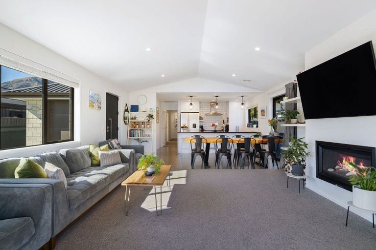 Photo of property in 26 Violet Way, Lower Shotover, Queenstown, 9304