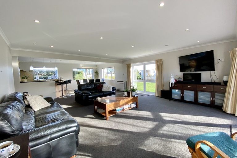Photo of property in 45 Vogel Place, Waikiwi, Invercargill, 9810