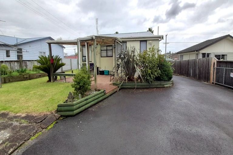 Photo of property in 155 Hakanoa Street, Huntly, 3700