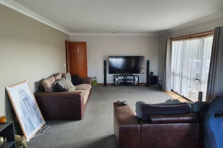 Photo of property in 12 Sutton Road, Drury, 2113