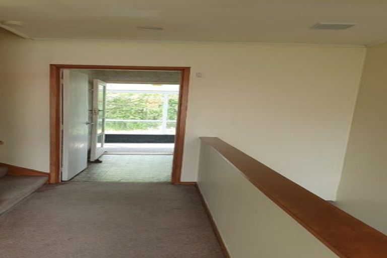 Photo of property in 4 Cypress Place, Sunnynook, Auckland, 0620