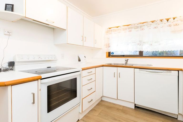 Photo of property in 1/341 College Street, West End, Palmerston North, 4410