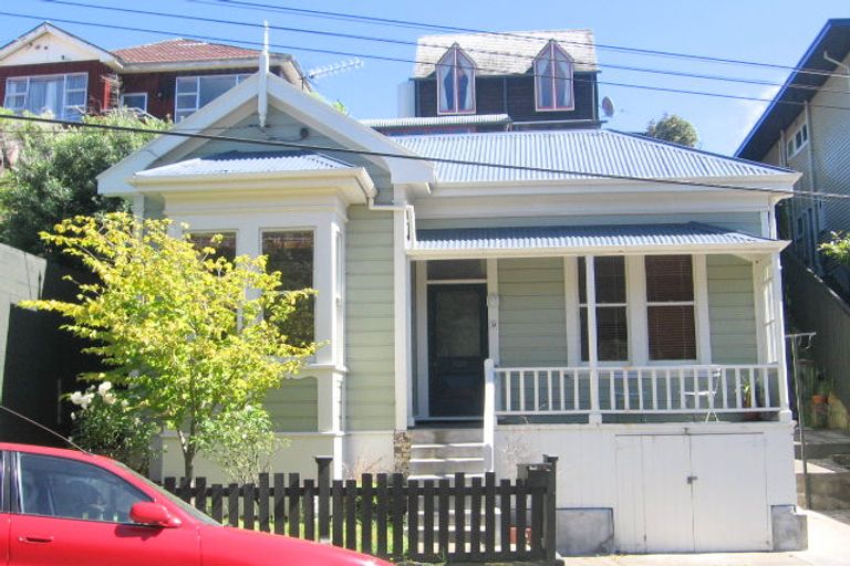 Photo of property in 9a Randwick Road, Northland, Wellington, 6012