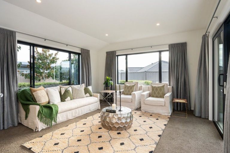 Photo of property in 19 Te Heipora Place, Havelock North, 4130