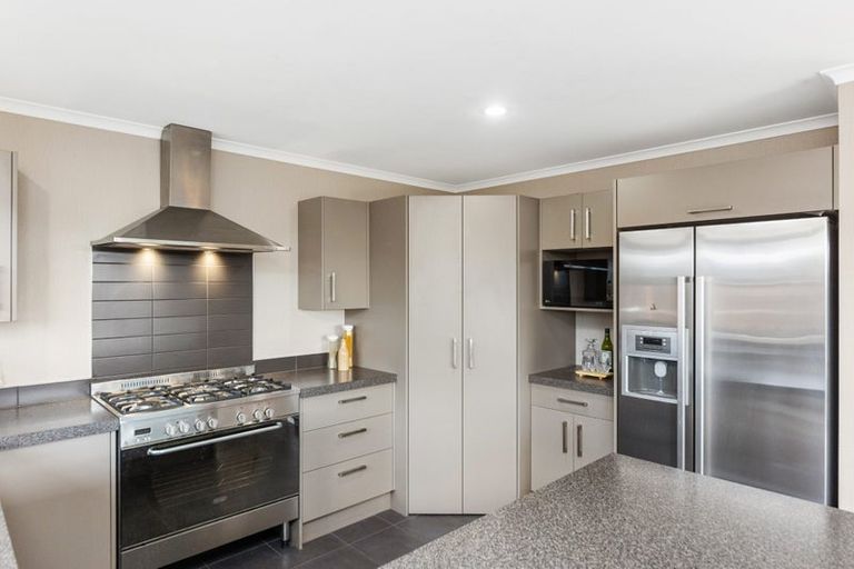 Photo of property in 7 Medallion Court, Kelvin Grove, Palmerston North, 4414