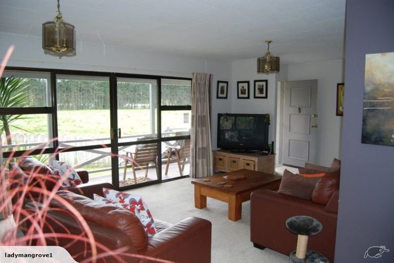 Photo of property in 50 Matua Road, Huapai, Kumeu, 0810