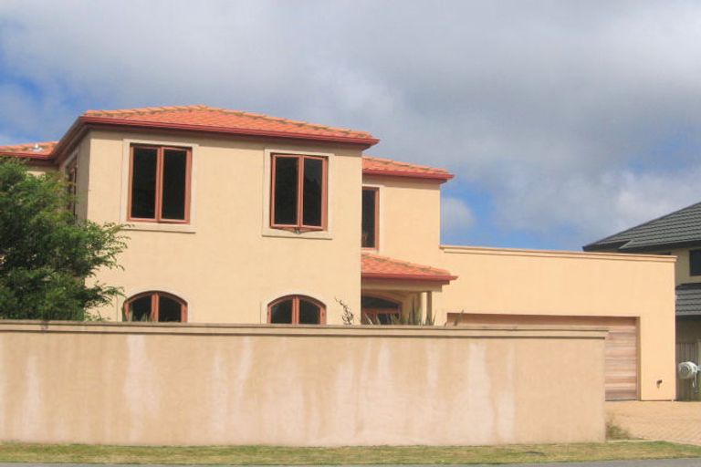 Photo of property in 9 Waterhouse Drive, Brooklyn, Wellington, 6021