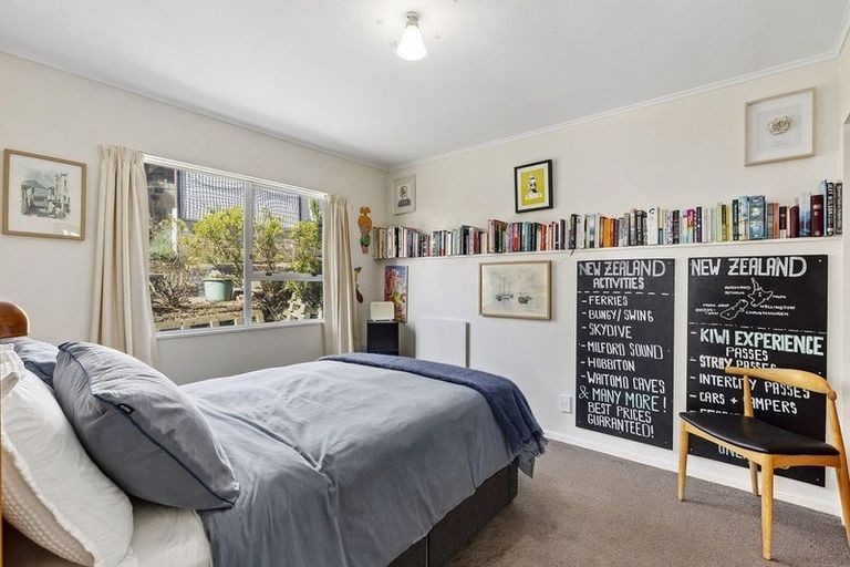 Photo of property in 2/10 Downing Street, Crofton Downs, Wellington, 6035