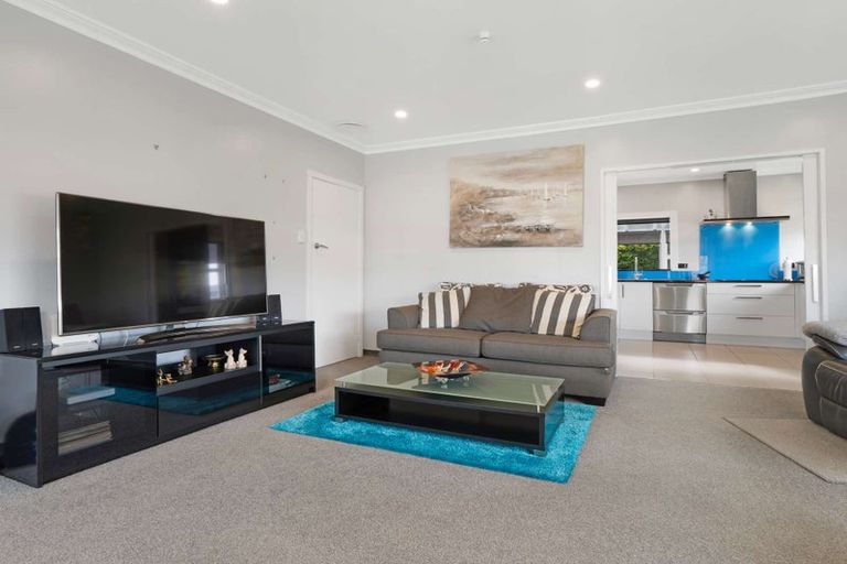 Photo of property in 16 Meadowvale Drive, Levin, 5510