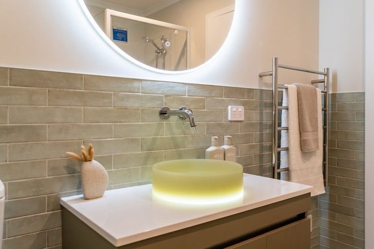 Photo of property in 70b Heretaunga Square, Silverstream, Upper Hutt, 5019